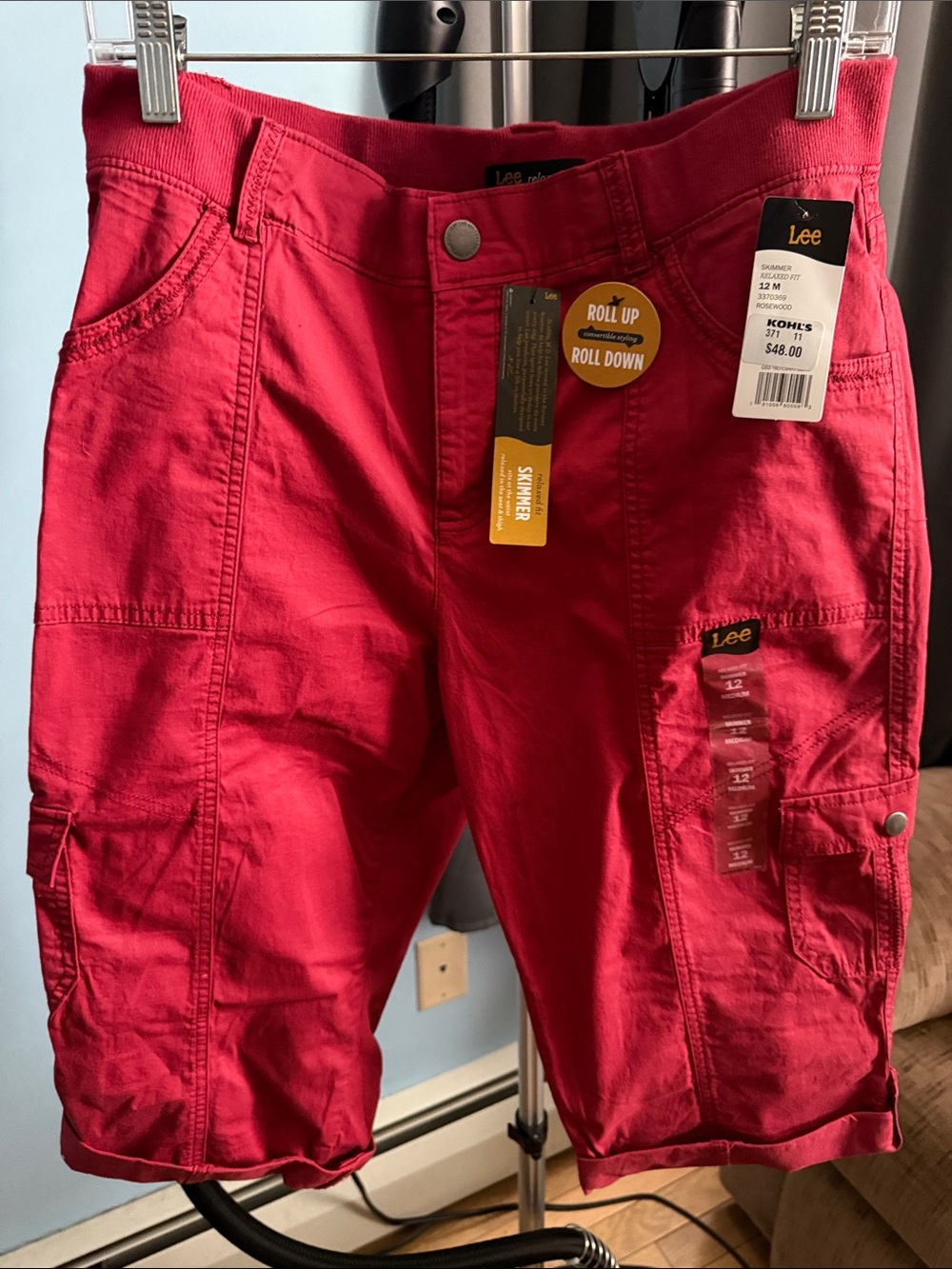 Lee Women’s Roll-Up Capris in Bright Red